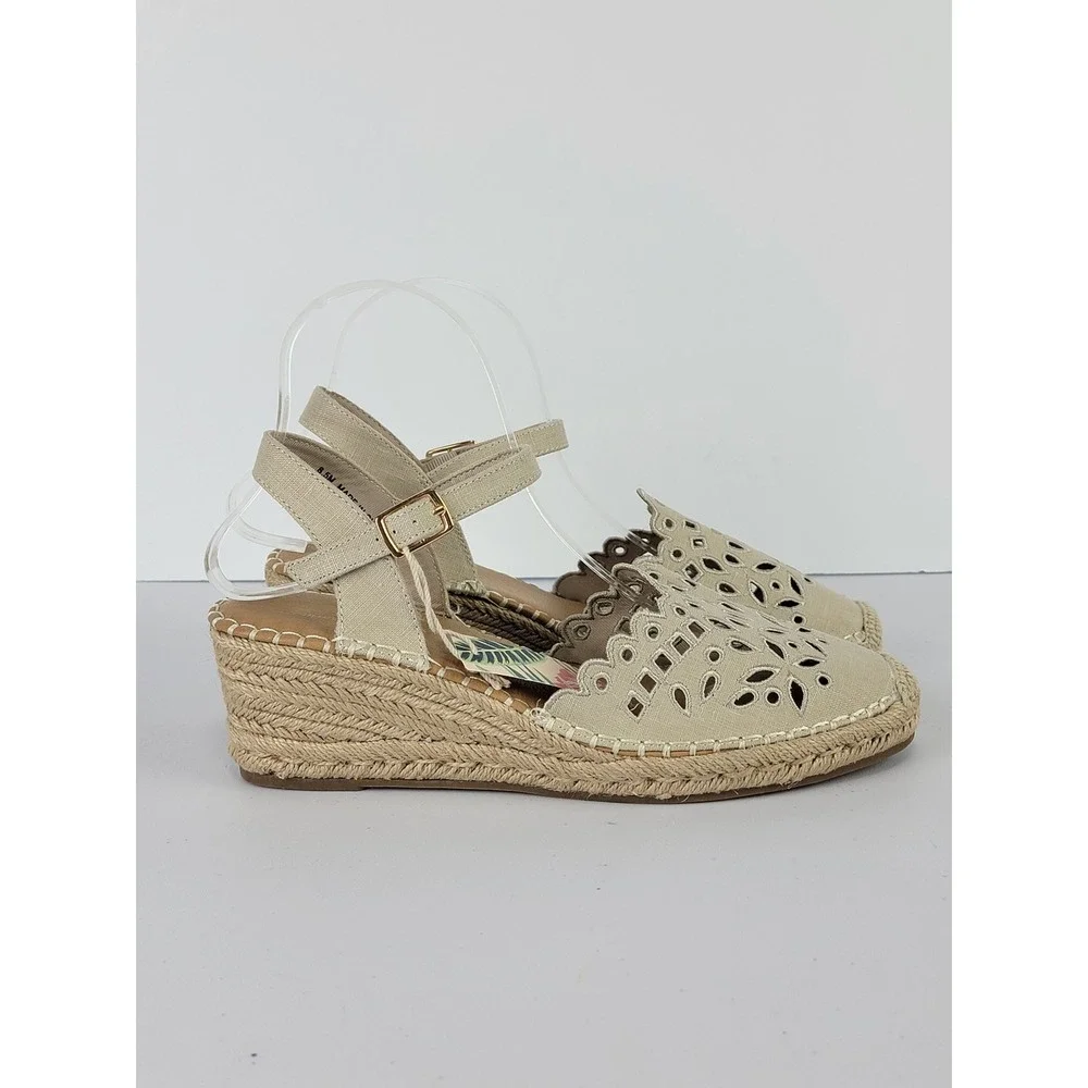 Tommy Bahama Daphne Wedge Espadrille Womens 8.5 Beige NEW Eyelet Scalloped Strap